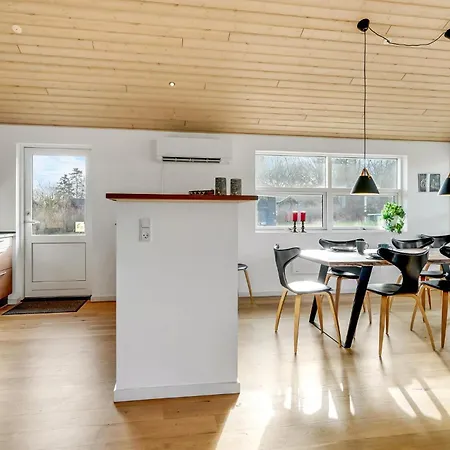 Stunning In Skals With Sauna 度假居 Hjarbæk